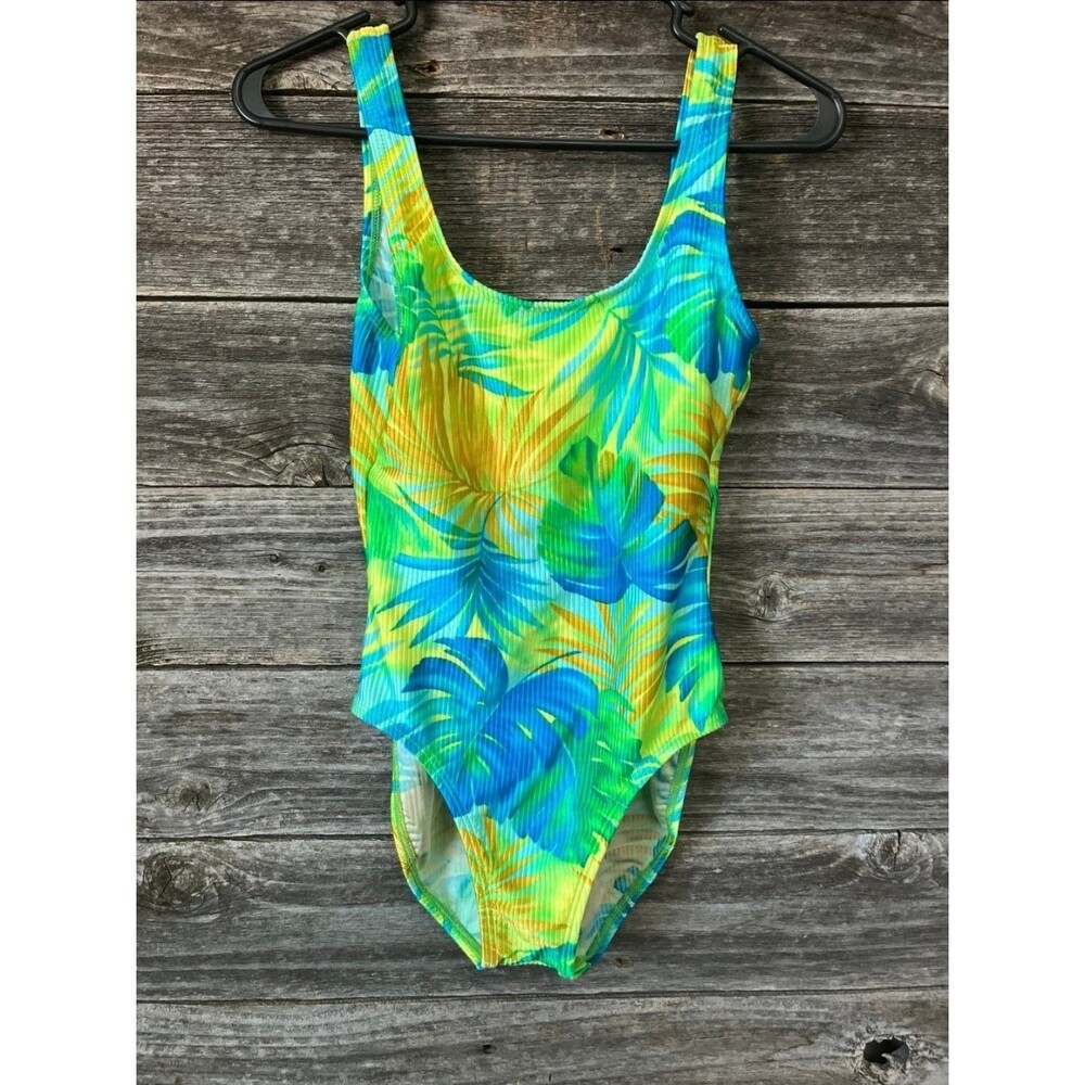 Catalina 1 piece with skirt swimsuit - Picture 5 of 6